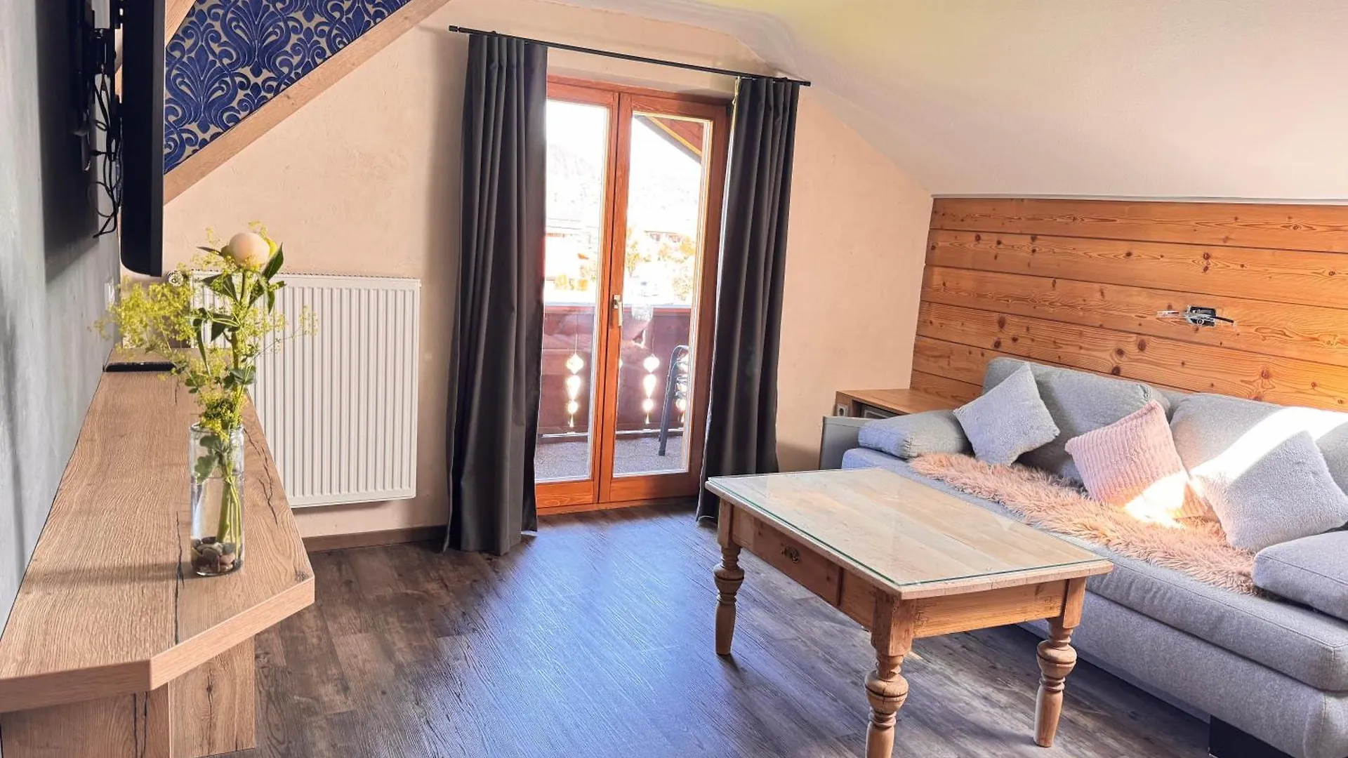 Gaestehaus Edlhuber Mittenwald Bed & Breakfast
