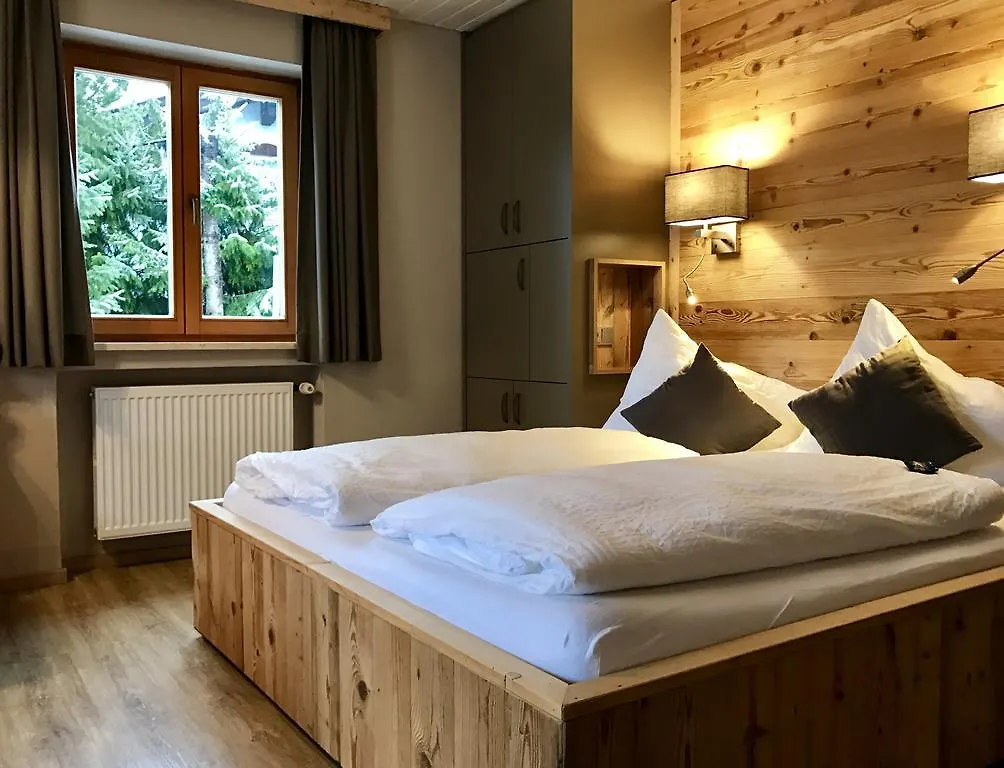 ** Bed & Breakfast Gaestehaus Edlhuber Mittenwald Germany