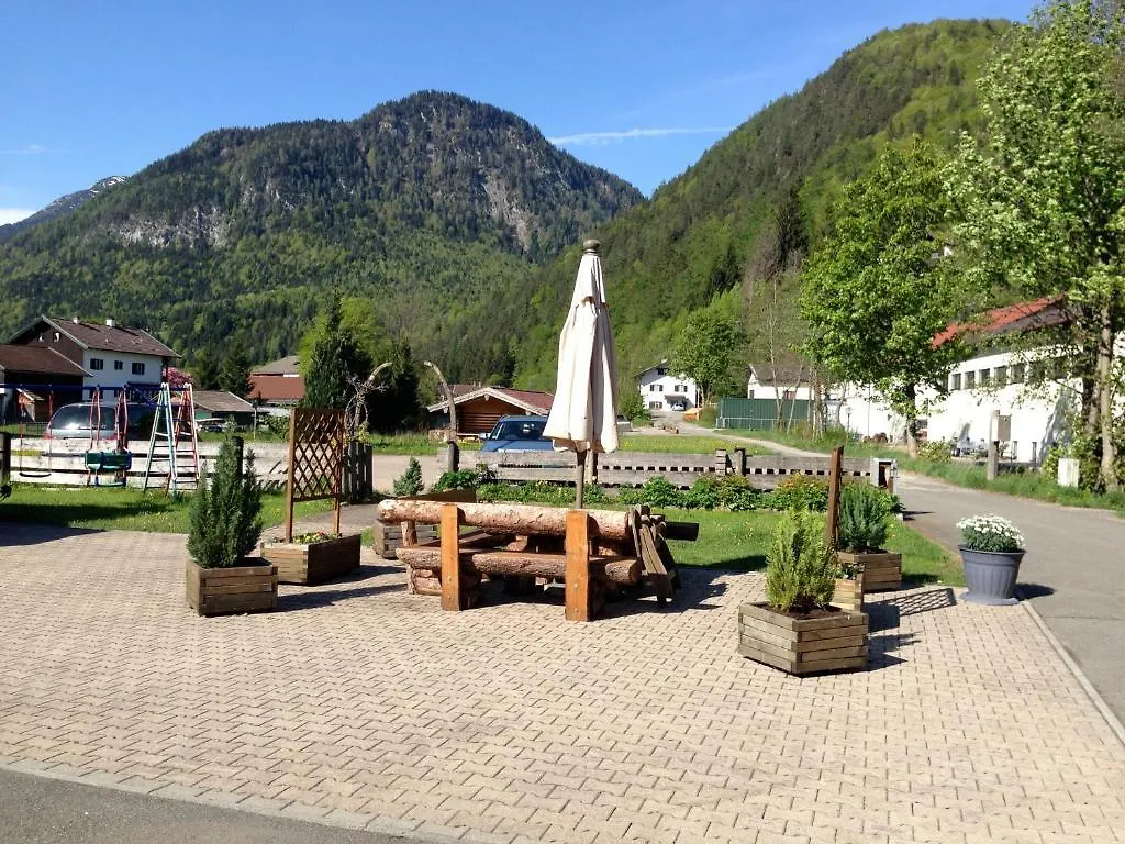 Gaestehaus Edlhuber Mittenwald