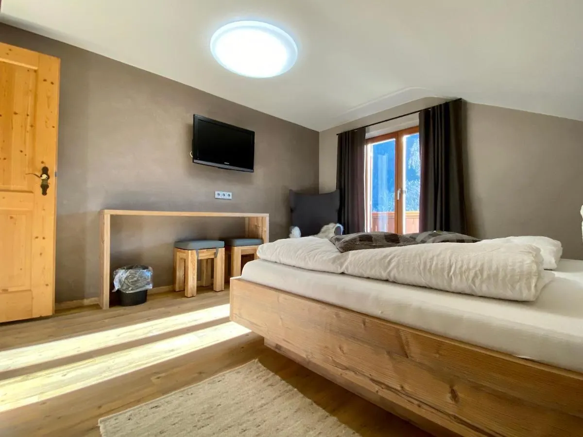 Bed & Breakfast Gaestehaus Edlhuber Mittenwald