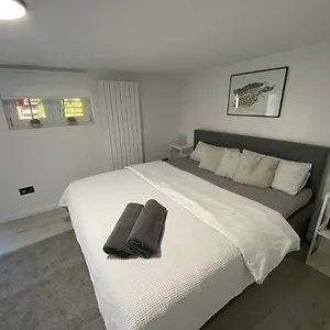 Apartment 2 Mit Gemutlichen Kingsizebett Und 58'tv Hannover