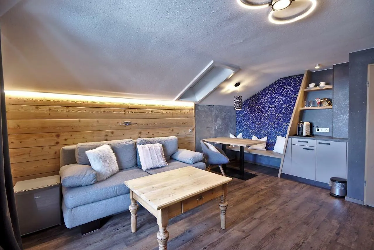 Bed & Breakfast Gaestehaus Edlhuber Mittenwald